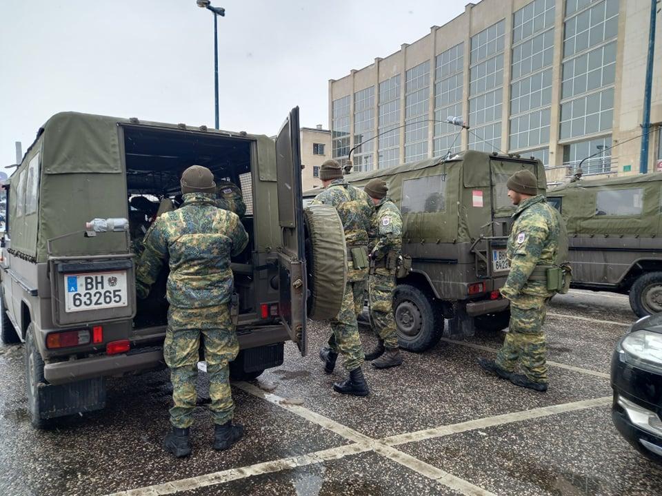 Vojnici EUFOR-a patroliraju Sarajevom: Pogledajte šta smo zabilježili