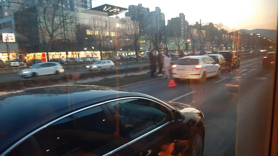 Lančani sudar u Sarajevu, učestvovala tri vozila