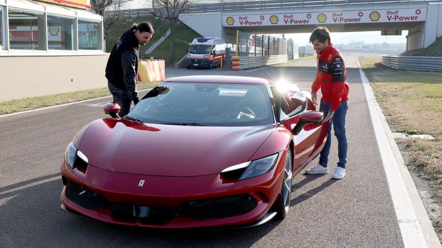 Ibrahimović posjetio Ferrarijev kamp, te poručio: Igrat ću sve do kada ne budem vidio boljeg od mene