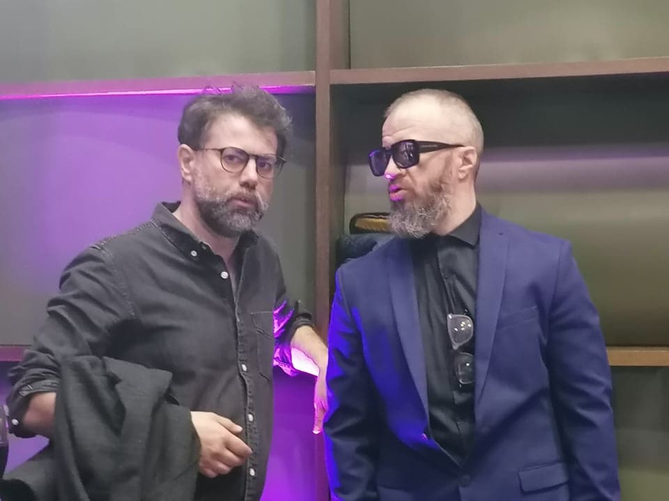 On više ne svira s Dinom Merlinom, ali je i dalje uz njega