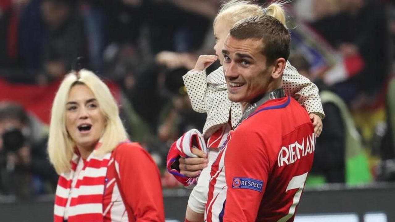 Sreća u porodici Grizman: Napadač Atletika dobio treće dijete istog datuma kao i prvo dvoje
