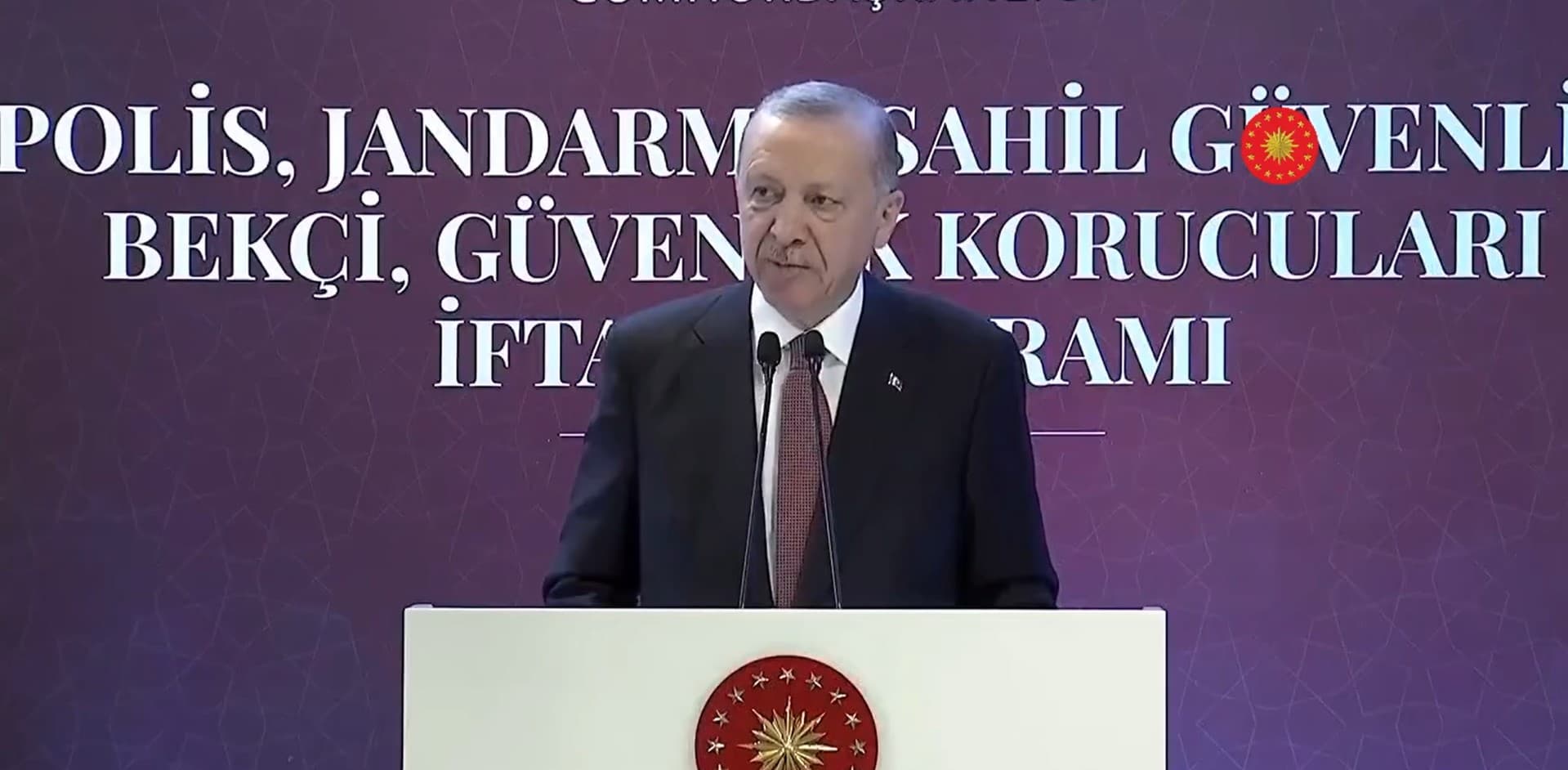 Erdoan iftario sa pripadnicima policije, žandarmerije i obalne straže
