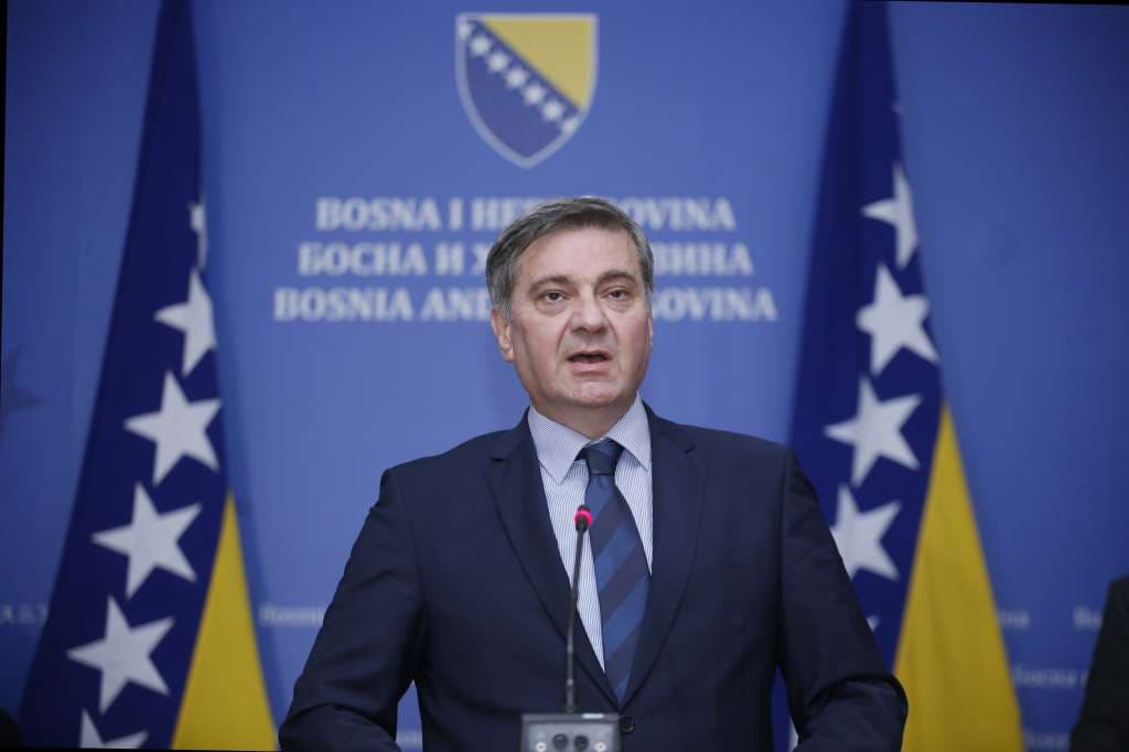 Zvizdić: Neophodno da OHR zaustavi nezakonito, neustavno i agresivno ponašanje vlasti u RS