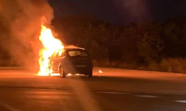 Nova paljevina u Sarajevu: Kockama za potpalu zapaljena Škoda Kodiaq na Pofalićima
