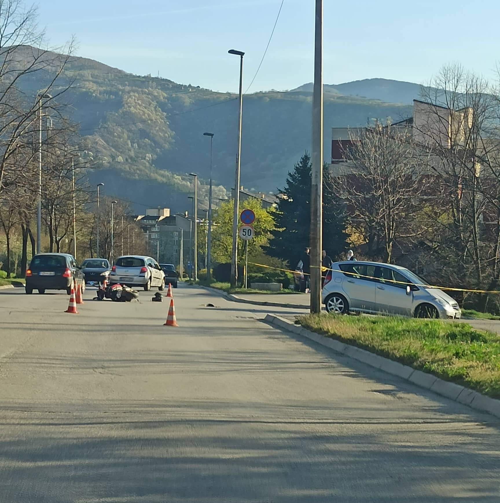 Saobraćajna nesreća u Zenici: Sudarili se motocikl i automobil