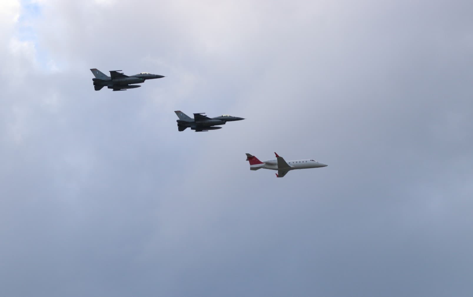 O kupovini borbenih aviona Srbija pregovara i sa Velikom Britanijom