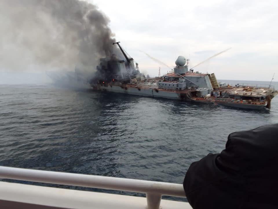 Pojavile se navodne fotografije uništene moćne ruske krstarice "Moskva"