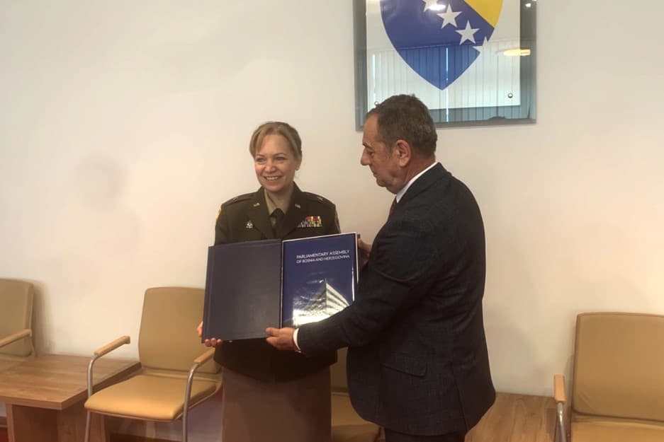 Parlamentarni vojni povjerenik primio u posjetu komandanticu NATO štaba u Sarajevu