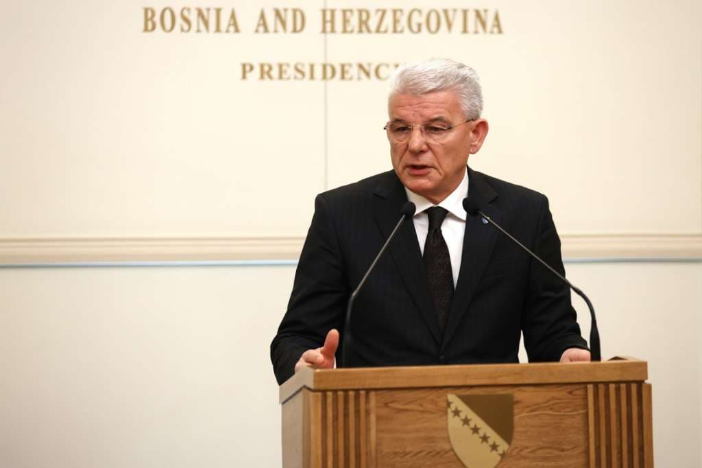 Džaferović osudio prijetnje smrću visokom predstavniku izrečene na skupu u Banjoj Luci