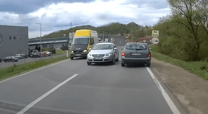 Kamikaza na cesti kod Tuzle: Izbjegnuta tragedija u posljednji trenutak