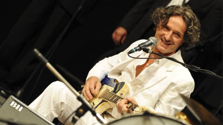 Goran Bregović u braku je skoro 30 godina, a sa suprugom se rijetko pojavljuje u javnosti: Evo kako izgleda Dženana