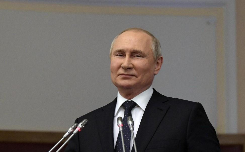 Velika Britanija uvela sankcije Putinovoj supruzi i navodnoj djevojci