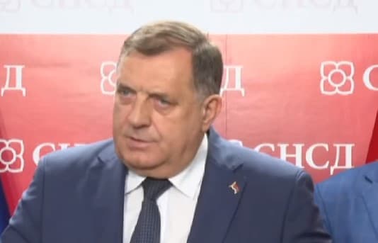 Dodik obišao rodni kraj: Rodili pšenica, kukuruz, voće i povrće kao nikad