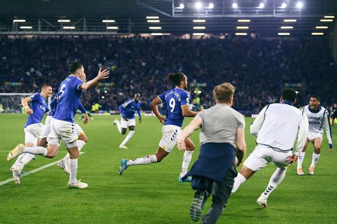 Everton se spasio nakon velikog preokreta, navijači postali predmet ismijavanja na internetu