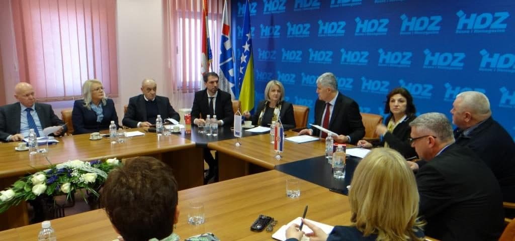 Zasjeda Predsjedništvo HDZ-a: Razgovori o predizbornim aktivnostima i političkoj situaciji u zemlji