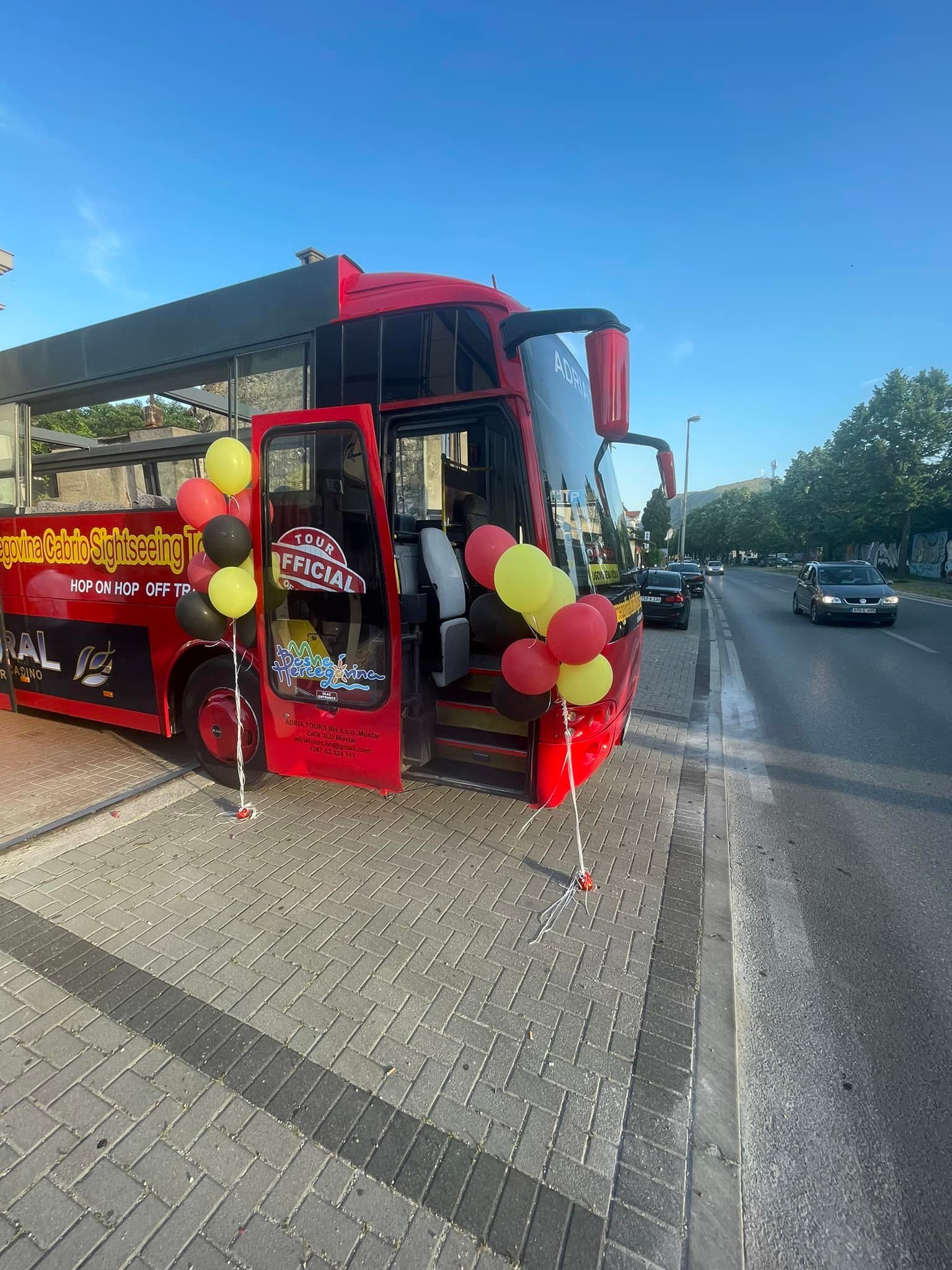 Panoramski bus se provozao Mostarom: Preko ljeta redovna linija