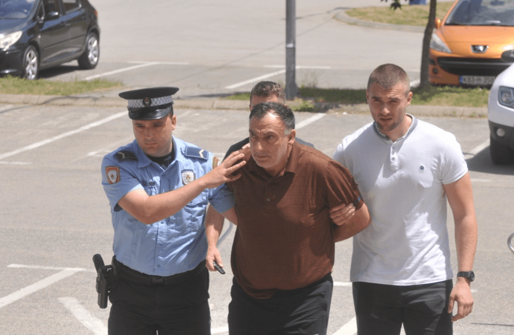 Ovo je muškarac koji je iz pištolja ubio sestru zbog međe: Predat Tužilaštvu