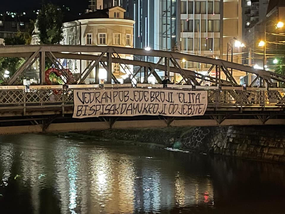 BH Fanaticosi okačili transparent za Vedrana Bosnića u Sarajevu