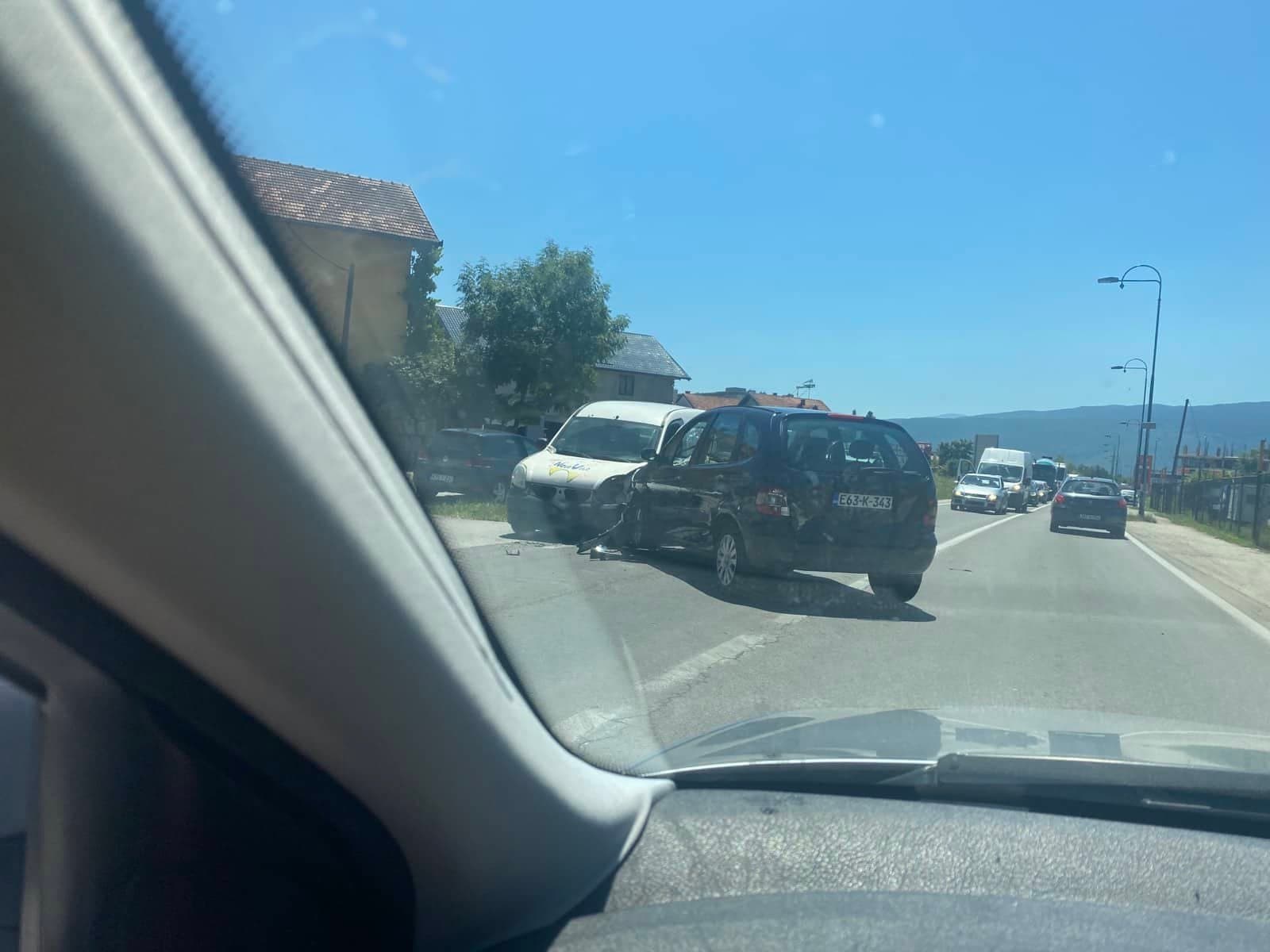 Velike gužve na Stupu: Sudarila se dva vozila, jedna osoba povrijeđena