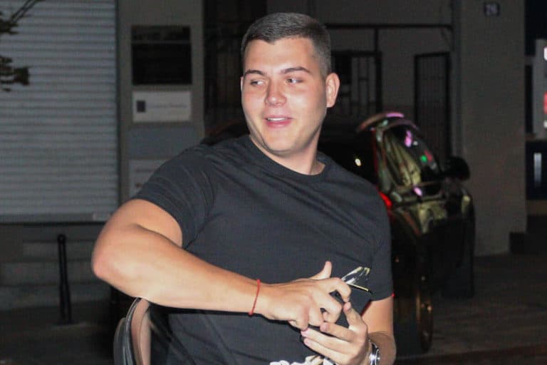Viktor Živojinović sa djevojkom na odmoru