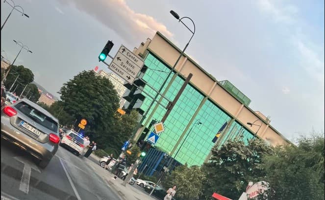Saobraćajna nesreća u Sarajevu: Policija je na terenu