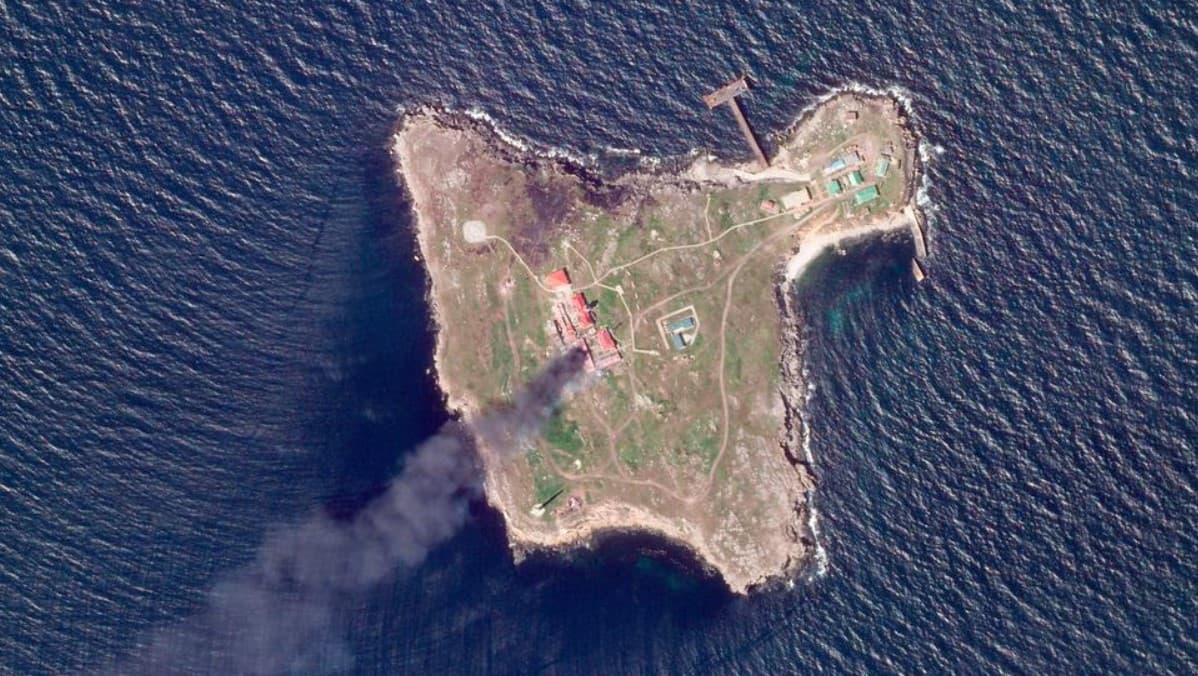 Rusi fosfornim bombama napali Zmijski otok