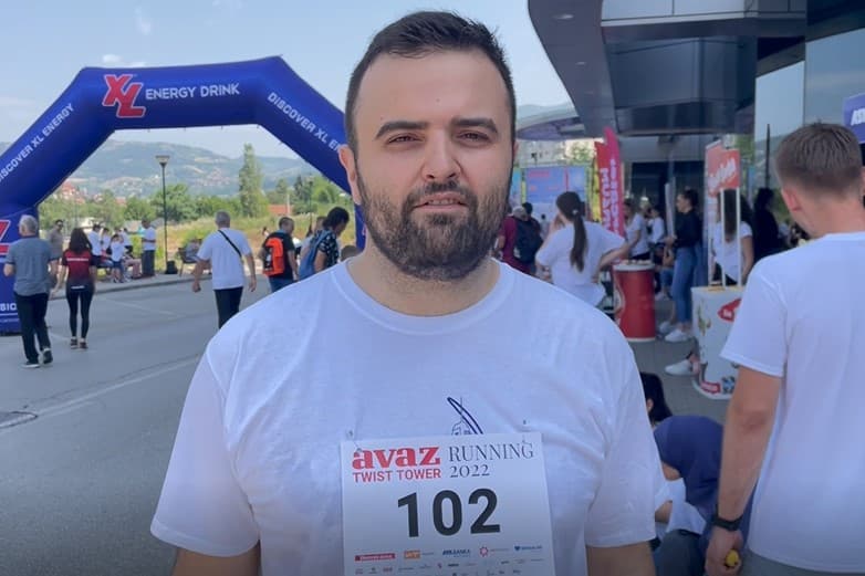 Direktor kompanije "Avaz roto press" Jasmin Topalović trčao u utrci "Avaz Twist Tower Running": Uneseni smo u svjetske kalendare atletskih kupova