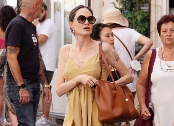 Anđelina Đoli nosi idealnu ljetnu obuću: Udobna, a izdužuje noge