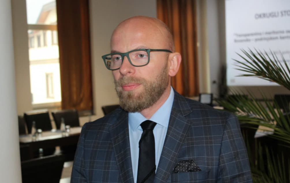 Kradljivac mandata opet uhvaćen u laži: Arapović lažno optužio SBB i NiP