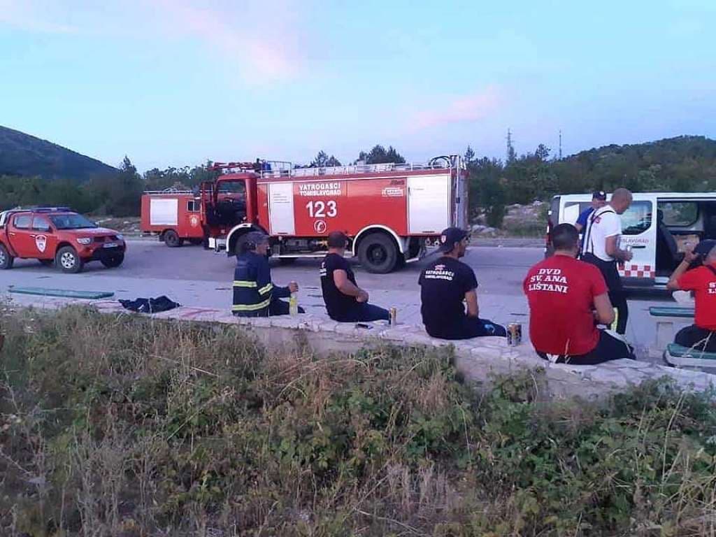 Požar u naselju Borci u Konjicu i dalje aktivan, u Mostaru gorjela kuća