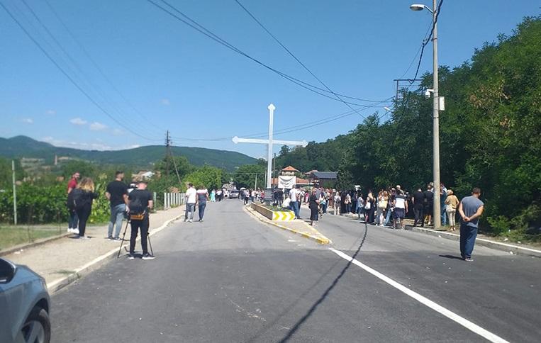 Počelo uklanjanje kamiona na putu ka sjeveru Kosova