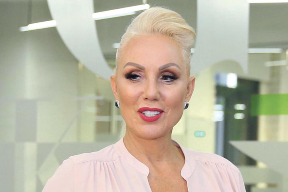 Lepa Brena pokreće proizvodnju: Uskoro u prodaji njena linija ženskih čarapa