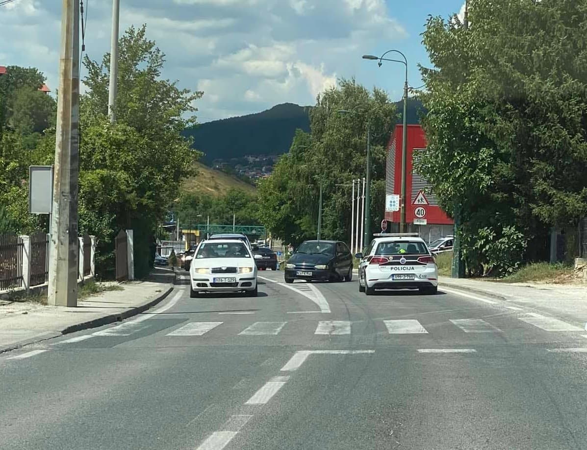 Nesreća kod Vogošće: Fiatu otpao točak, nastale velike gužve
