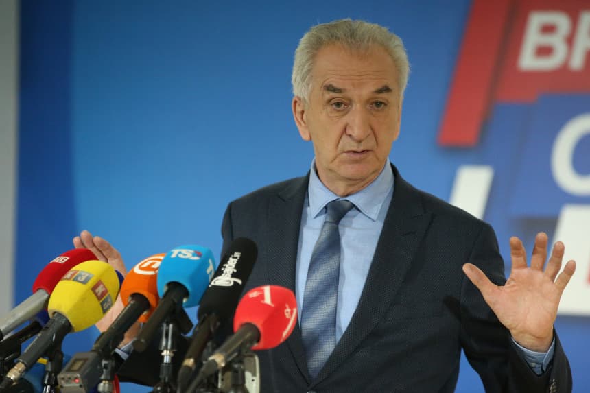 Šarović: Dodik vodi lažnu politiku, BiH je uvela sankcije Rusiji