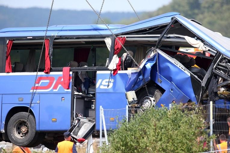 Novi detalji teške saobraćajne nesreće u Hrvatskoj: Vozač poljskog autobusa pronađen vezan pojasom