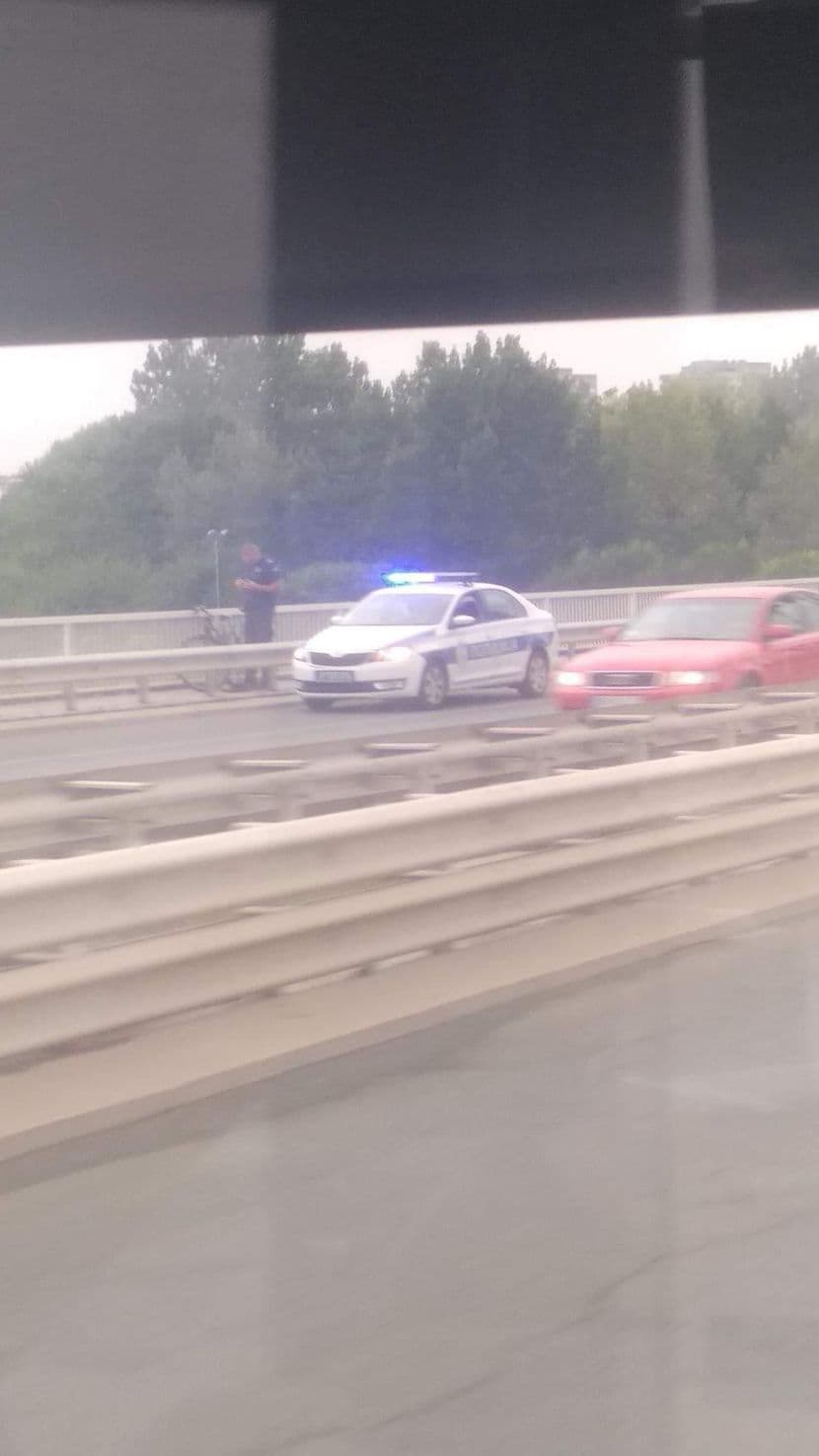 Djevojka skočila s mosta, na terenu više policijskih ekipa