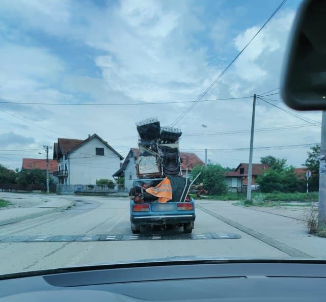 Nevjerovatna scena: Ladom "preselio" kuću