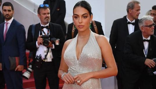 Georgina Rodriguez: Izdanja za crveni tepih o kojima se pričalo danima