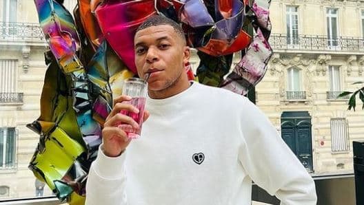 Mbappe u vezi s poznatom manekenkom koja je promijenila spol