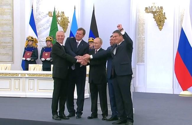 Šef Kremlja uzvikivao "Rusija, Rusija": Pogledajte euforiju nakon Putinove "ceremonije"