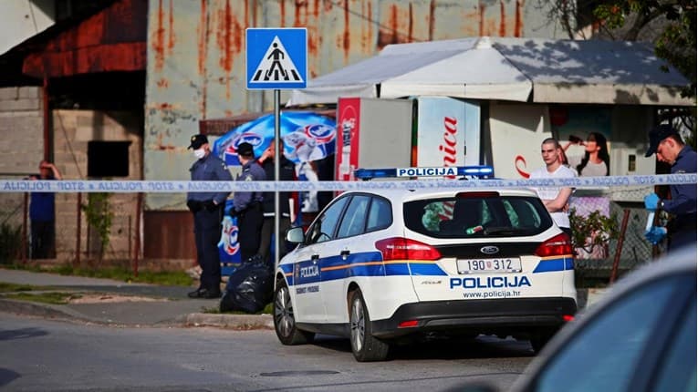 U Dugom Selu nagovarali maloljetnika da plastičnim pištoljem pljačka trgovine