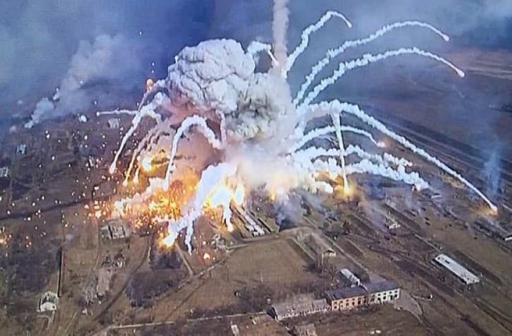 Eksplozija u fabrici se dogodila nešto poslije 11 sati po lokalnom vremenu - Avaz