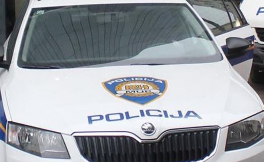 Namjerno zapalio kuću dok su u njoj bili žena i dvoje male djece