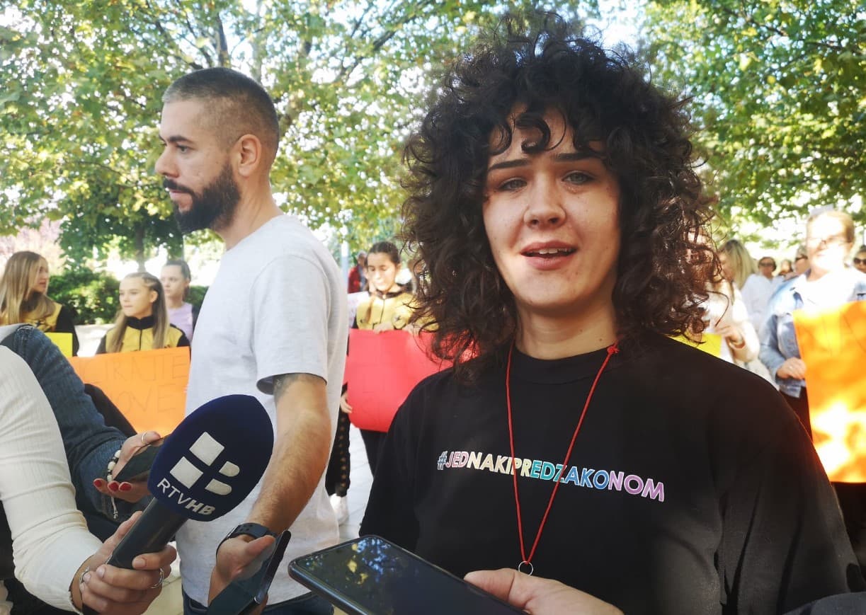 I Mostar se danas pridružio protestima - Avaz