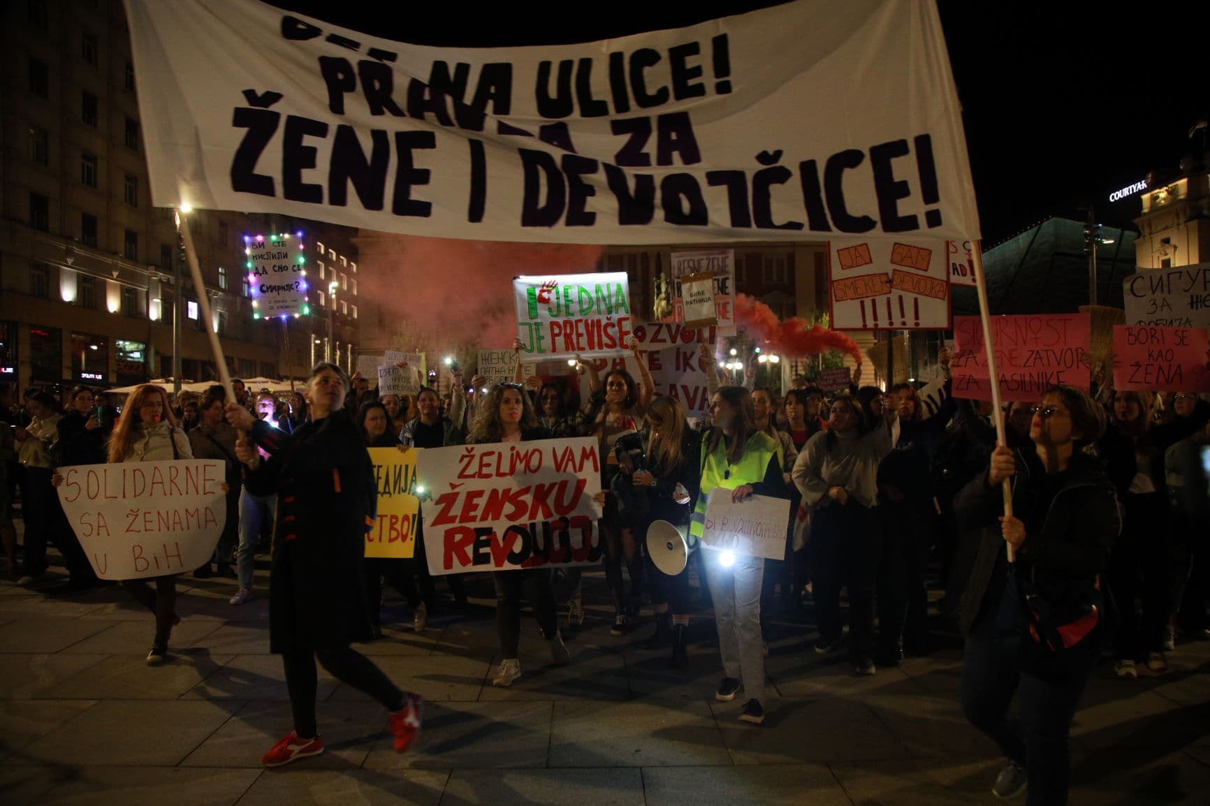 Beograđanke sa protesta protiv Informera poslale poruku: Solidarne sa ženama u BiH