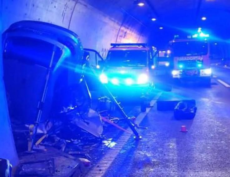 Teška saobraćajna nesreća u Hrvatskoj: Audi se zabio u zid tunela, jedna osoba poginula