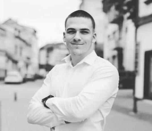 Preminuo mladić Andrej Lukač, učenici i uposlenici Mašinske škole u Prijedoru se oprostili od njega dirljivom porukom