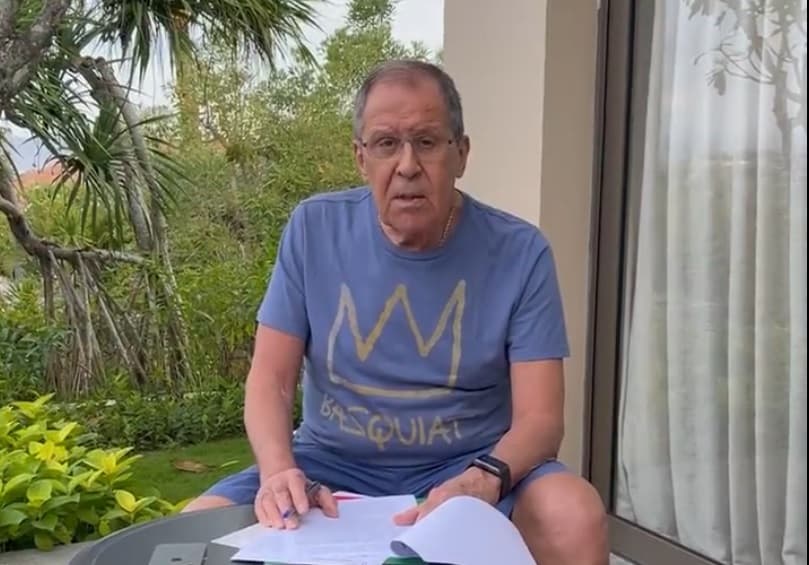 Zašto je majica koju je nosio Lavrov privukla toliku pažnju
