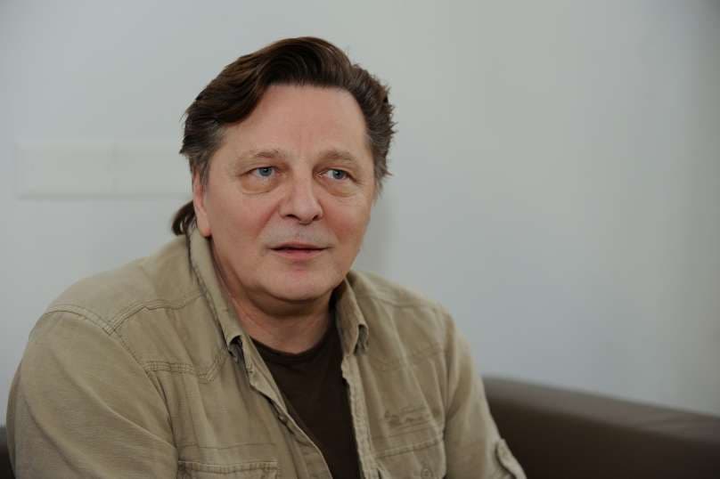 Pjevač od dobro poznatog hita zaradio više od miliona: “Dok je nisam otpjevao živio sam kao podstanar”