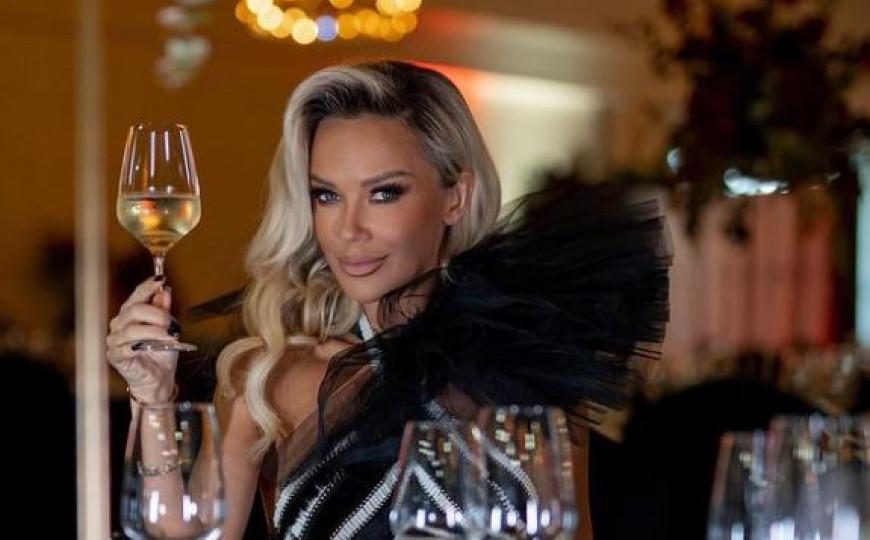 Maja Šuput pokazala kako je prošlo praznično fotografiranje, Bloom ponovo ukrao šou